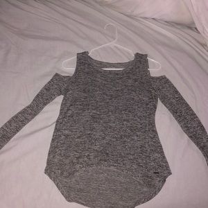 slit shoulders Hollister shirt!